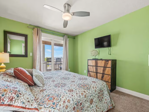 Luxurious Oceanfront Estate in Kill Devil Hills - Perfect for Large Groups